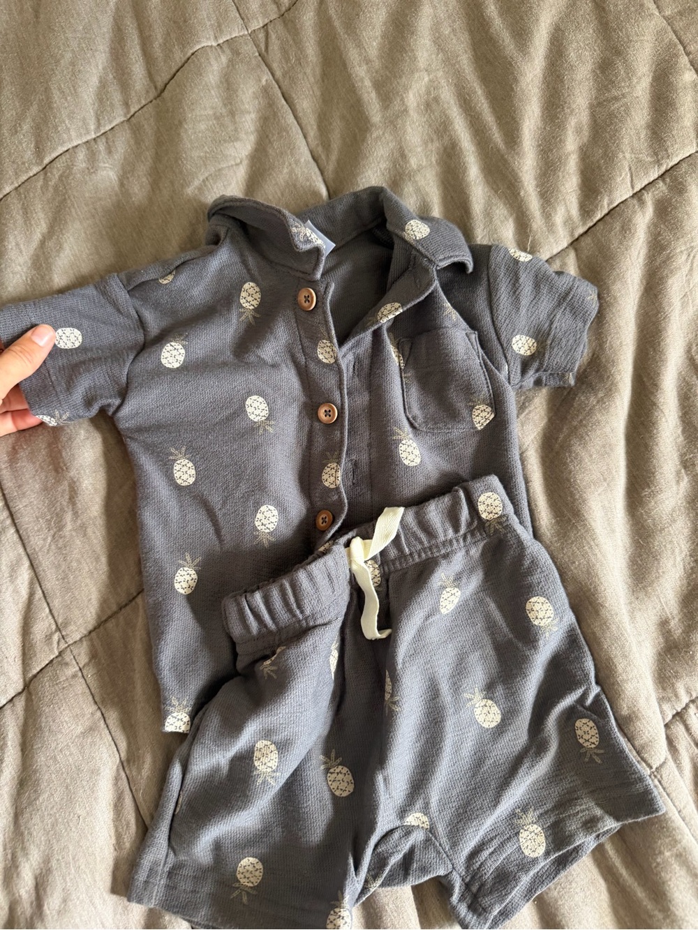 CARTERS PINEAPPLE SET - Picture 3 of 10